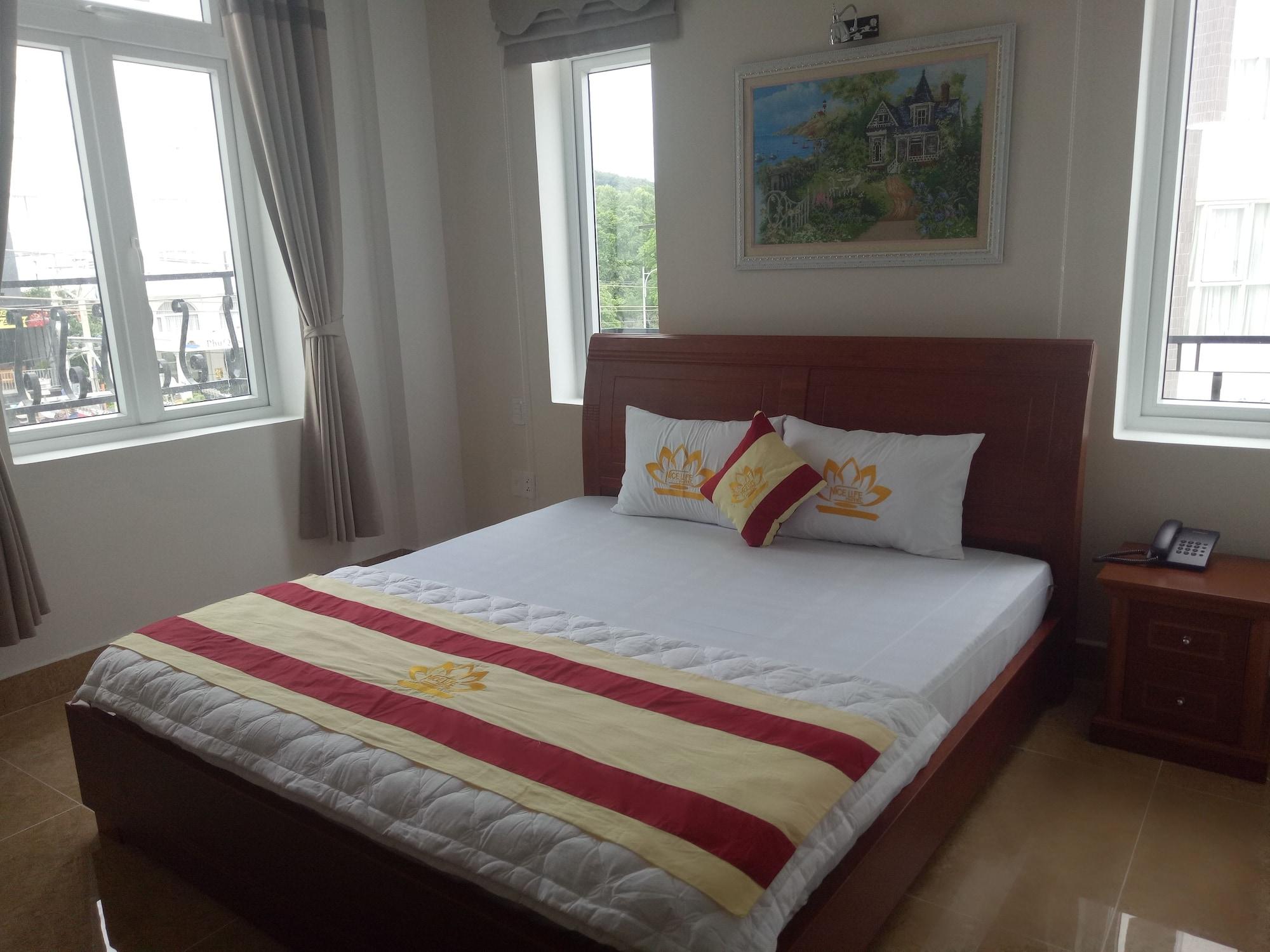 דואונג דונג Nice Life Hotel מראה חיצוני תמונה